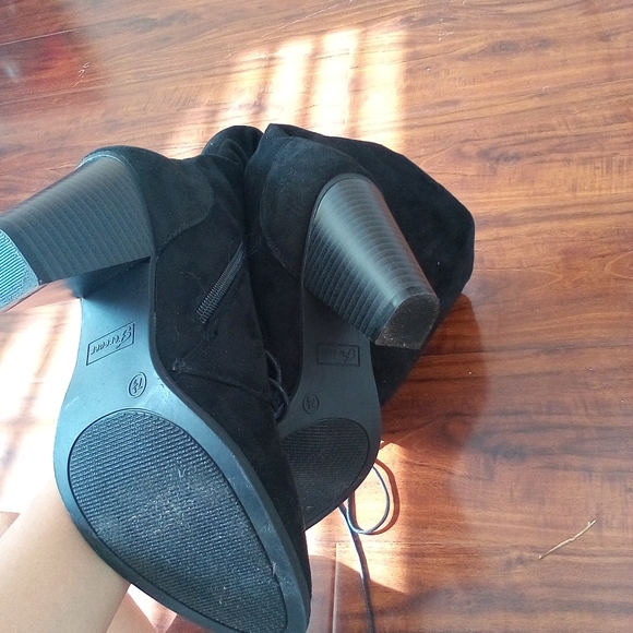 Heeled bootie bundle - Picture 11 of 16